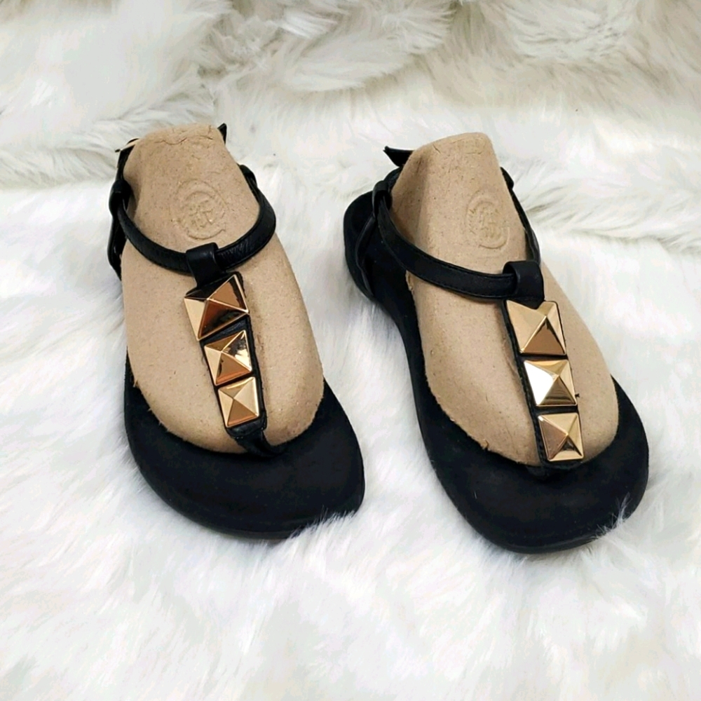 Vionic black metal detail sandals size 6